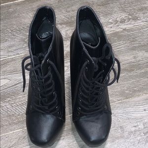 Speed Limit 98 Black Boots